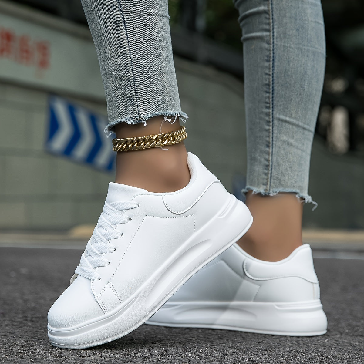 Baskets en cuir blanches - Minimalistes et confortables-Chaussures-PARIS FEMME
