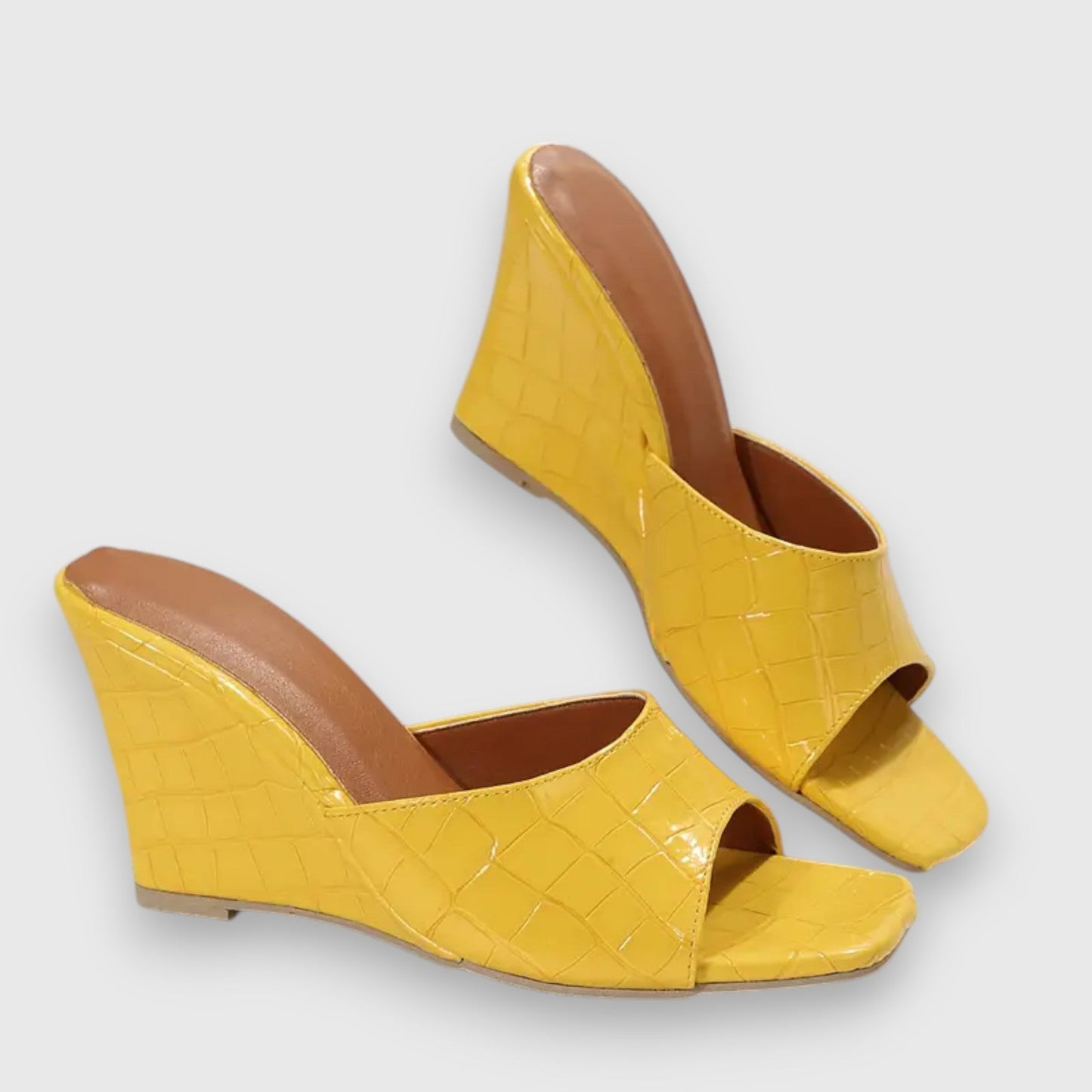 Lucy - Sandales à plateforme carrées à texture crocodile-Sandales-PARIS FEMME