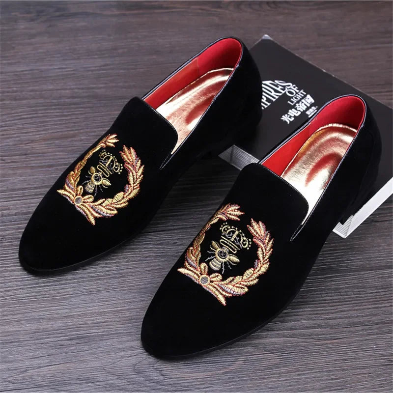 Mocassins brodés avec blason - Élégance et confort-Chaussures-PARIS FEMME