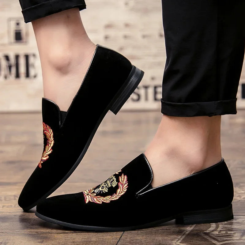 Mocassins brodés avec blason - Élégance et confort-Chaussures-PARIS FEMME