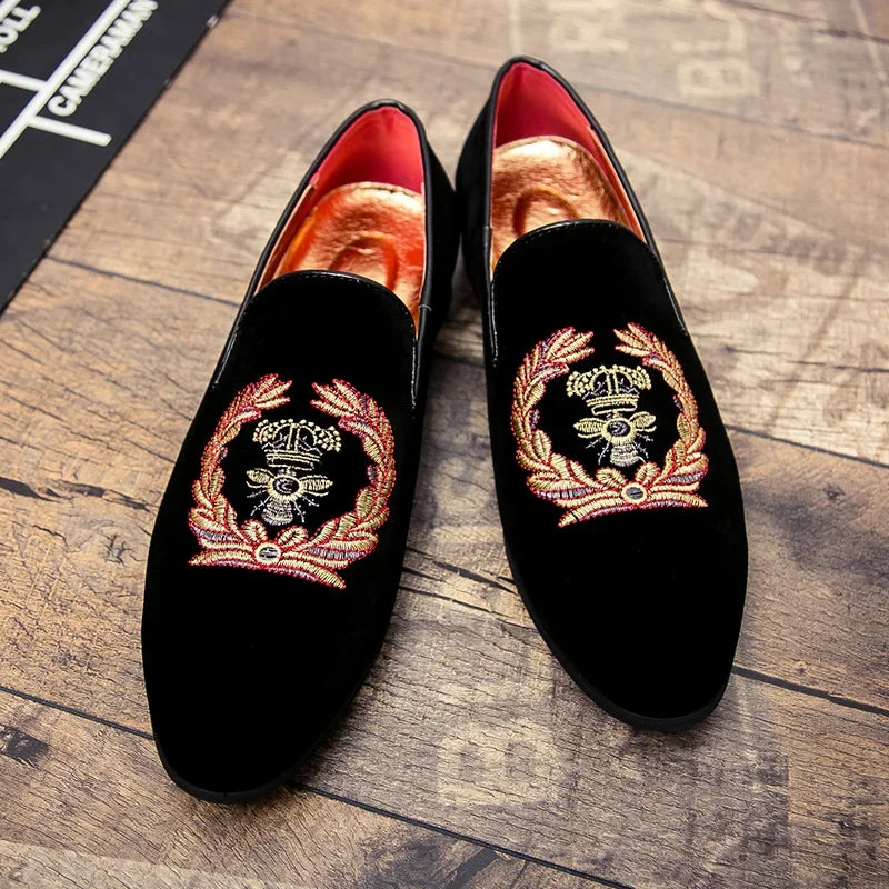 Mocassins brodés avec blason - Élégance et confort-Chaussures-PARIS FEMME