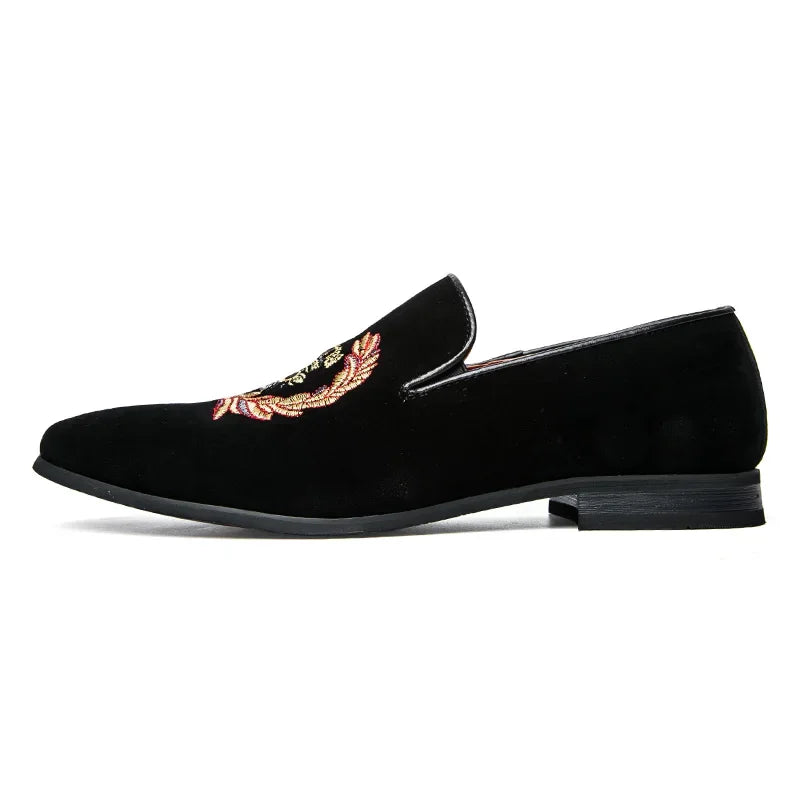 Mocassins brodés avec blason - Élégance et confort-Chaussures-PARIS FEMME