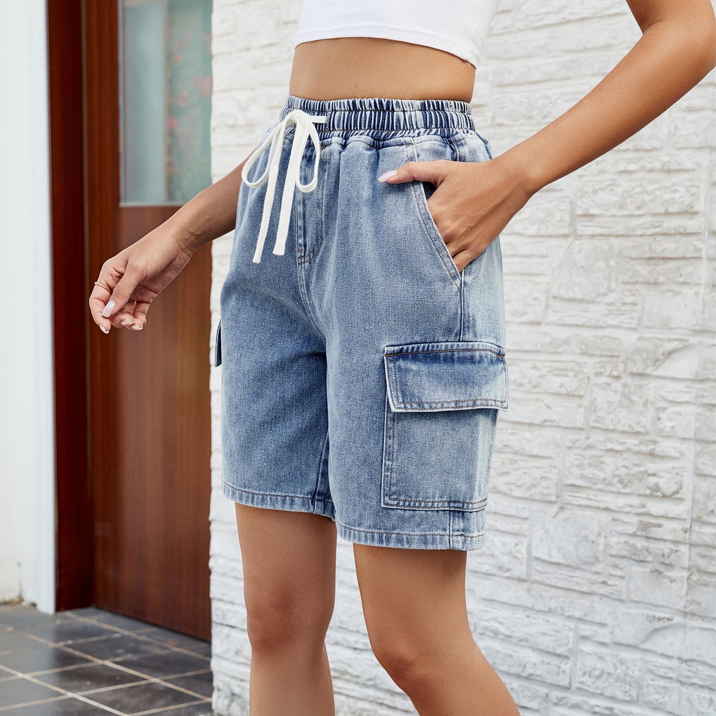 Shorts cargo femme avec taille élastique et poches latérales pratiques Chic und Stil-Short en jean-PARIS FEMME