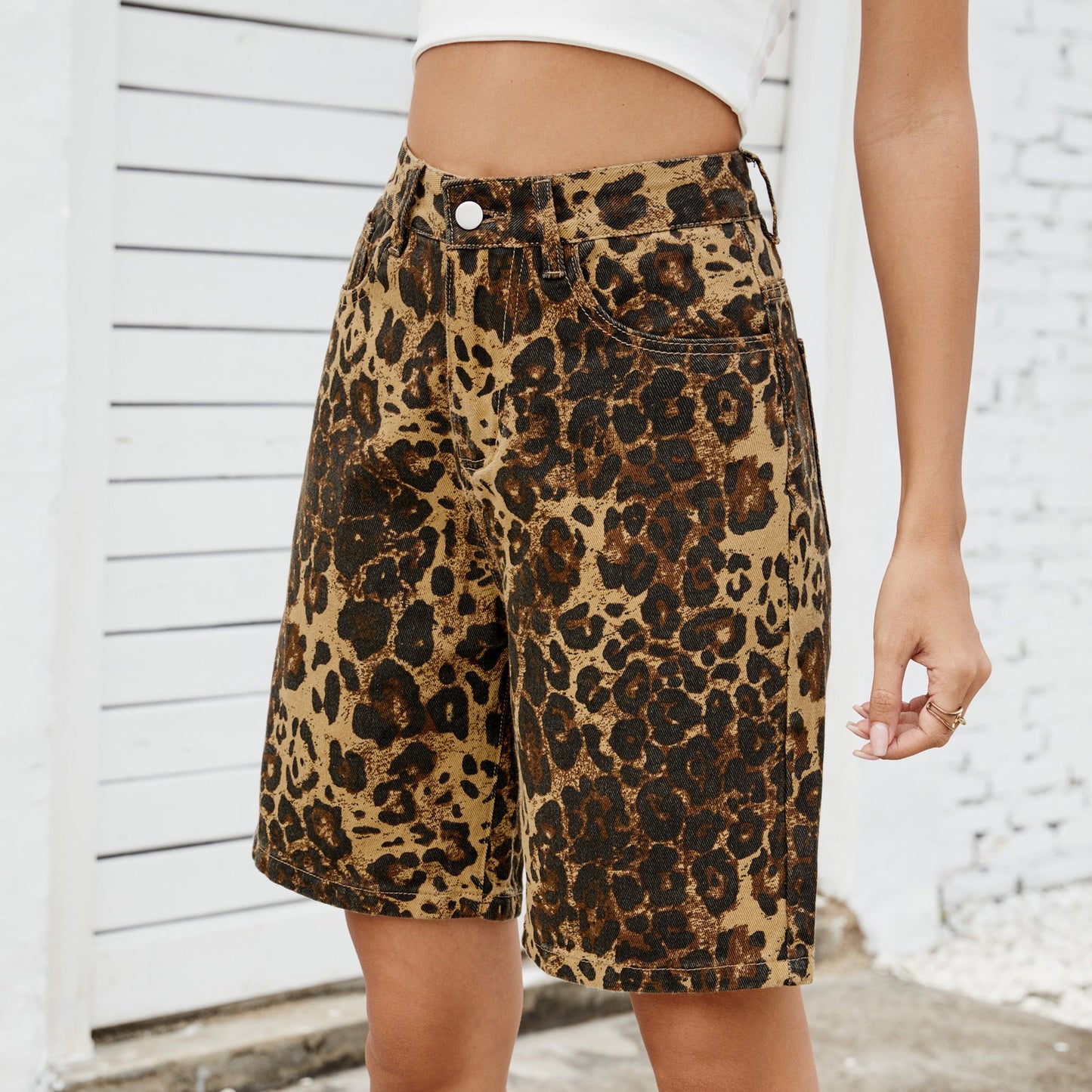 Shorts cargo pour dames au style tendance imprimé animal, taille haute et poches pratiques Chic und Stil-Short en jean-PARIS FEMME