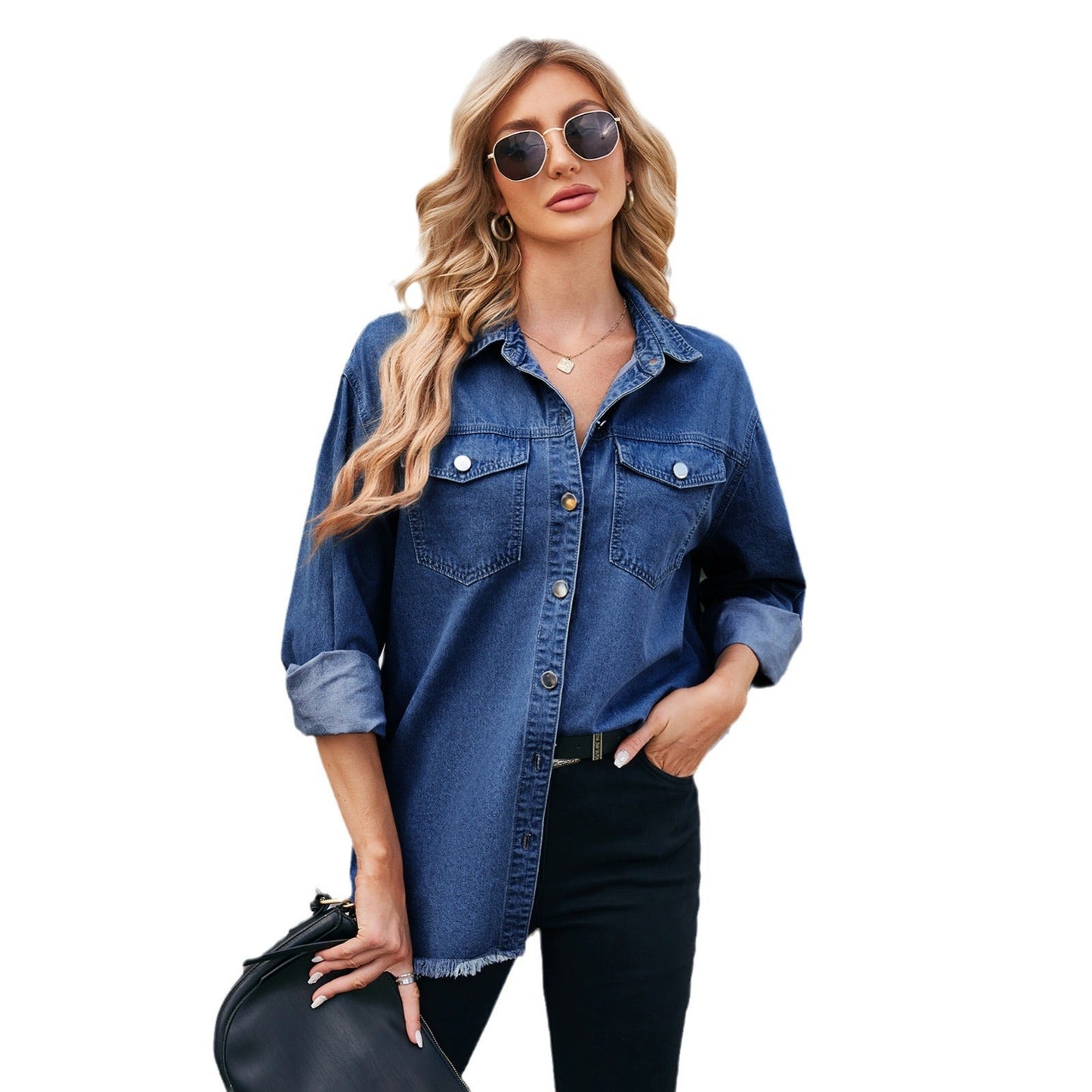 Veste en jean oversize pour femmes avec boutons-pression décoratifs et ourlet effiloché Chic und Stil-Jeans Outfit-PARIS FEMME