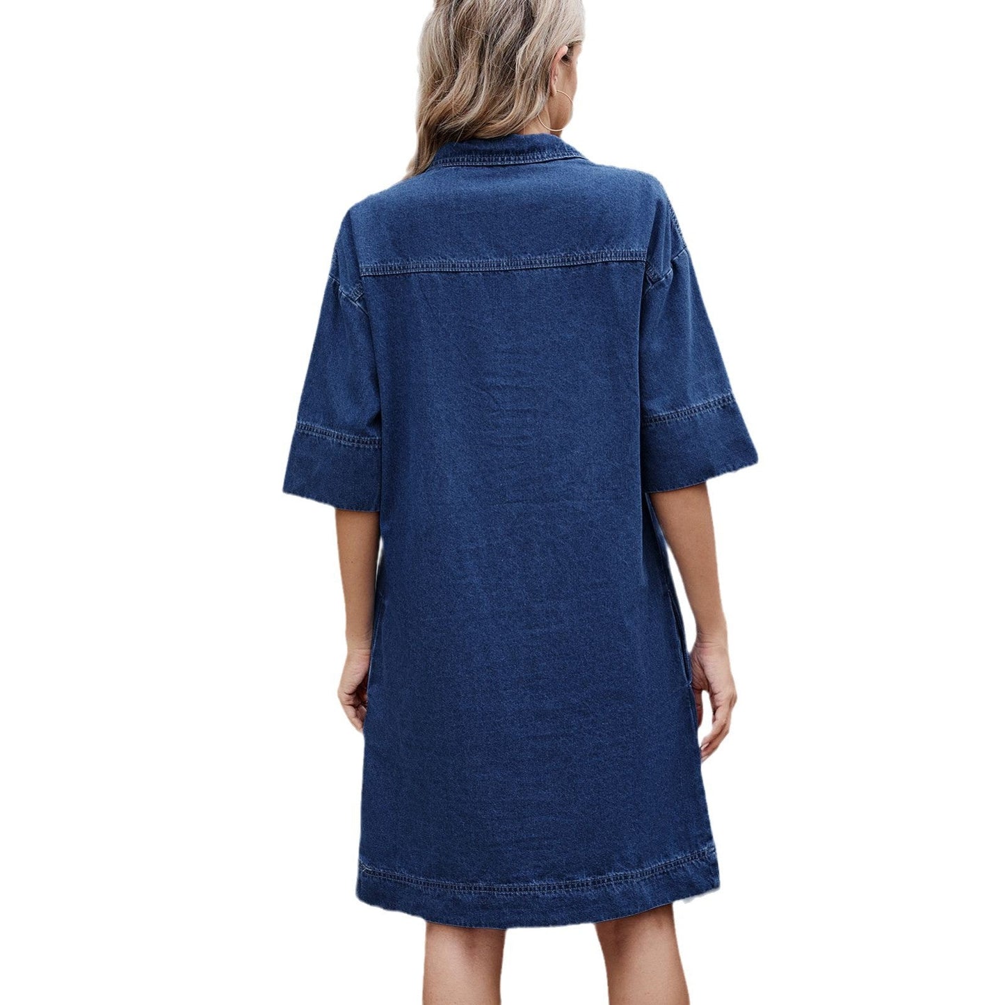 Robe chemise en denim pour femmes avec poches poitrine pratiques et coupe décontractée Chic und Stil-Jeans Outfit-PARIS FEMME