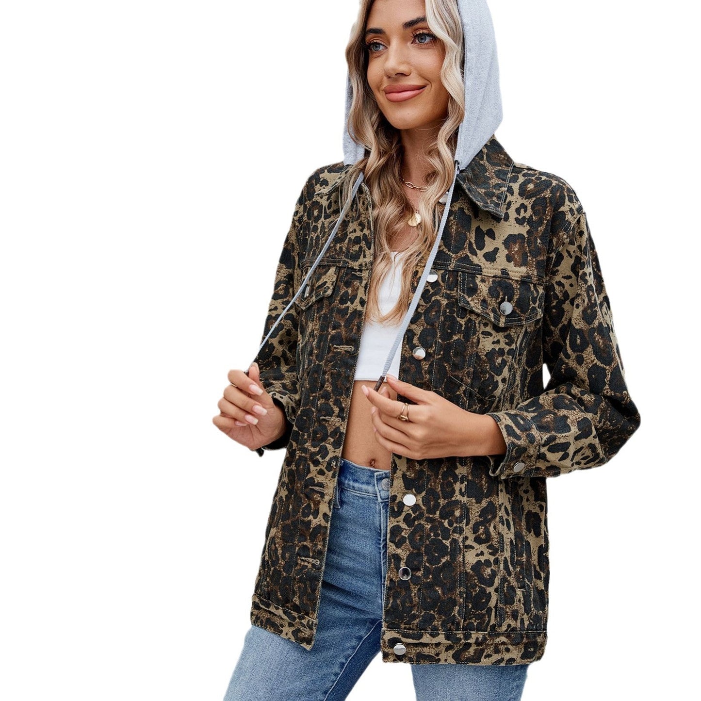 Veste en denim pour femmes au design léopard tendance avec une coupe décontractée Chic und Stil-Jeans Outfit-PARIS FEMME