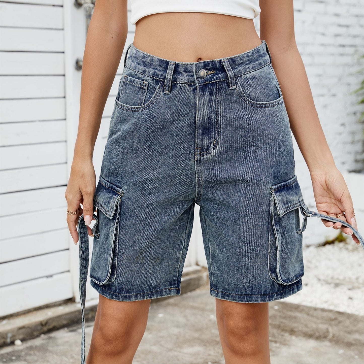 Shorts cargo femmes en taille haute décontractée avec poches latérales pratiques Chic und Stil-Short en jean-PARIS FEMME