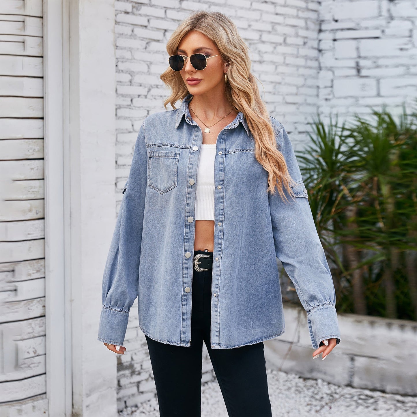 Chemise en jean pour femmes avec une coupe décontractée Chic und Stil-Jeans Outfit-PARIS FEMME