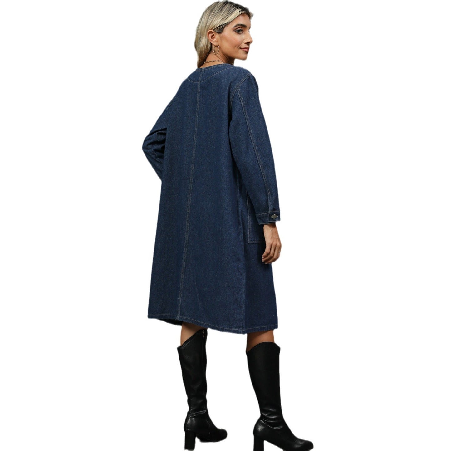 Robe chemise en denim pour femmes avec fermeture à boutons pratique et poches plaquées Chic und Stil-Jeans Outfit-PARIS FEMME