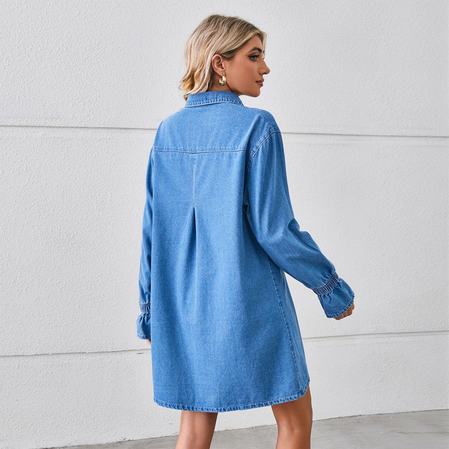 Robe chemise en denim pour dames Chic und Stil-Jeans Outfit-PARIS FEMME