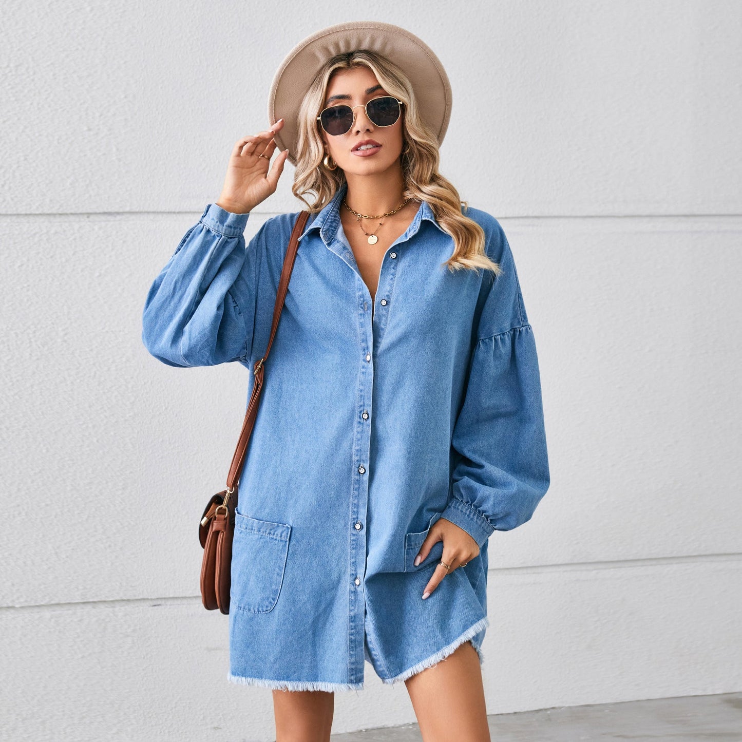 Robe en jean pour femmes avec des manches volumineuses Chic und Stil-Jeans Outfit-PARIS FEMME