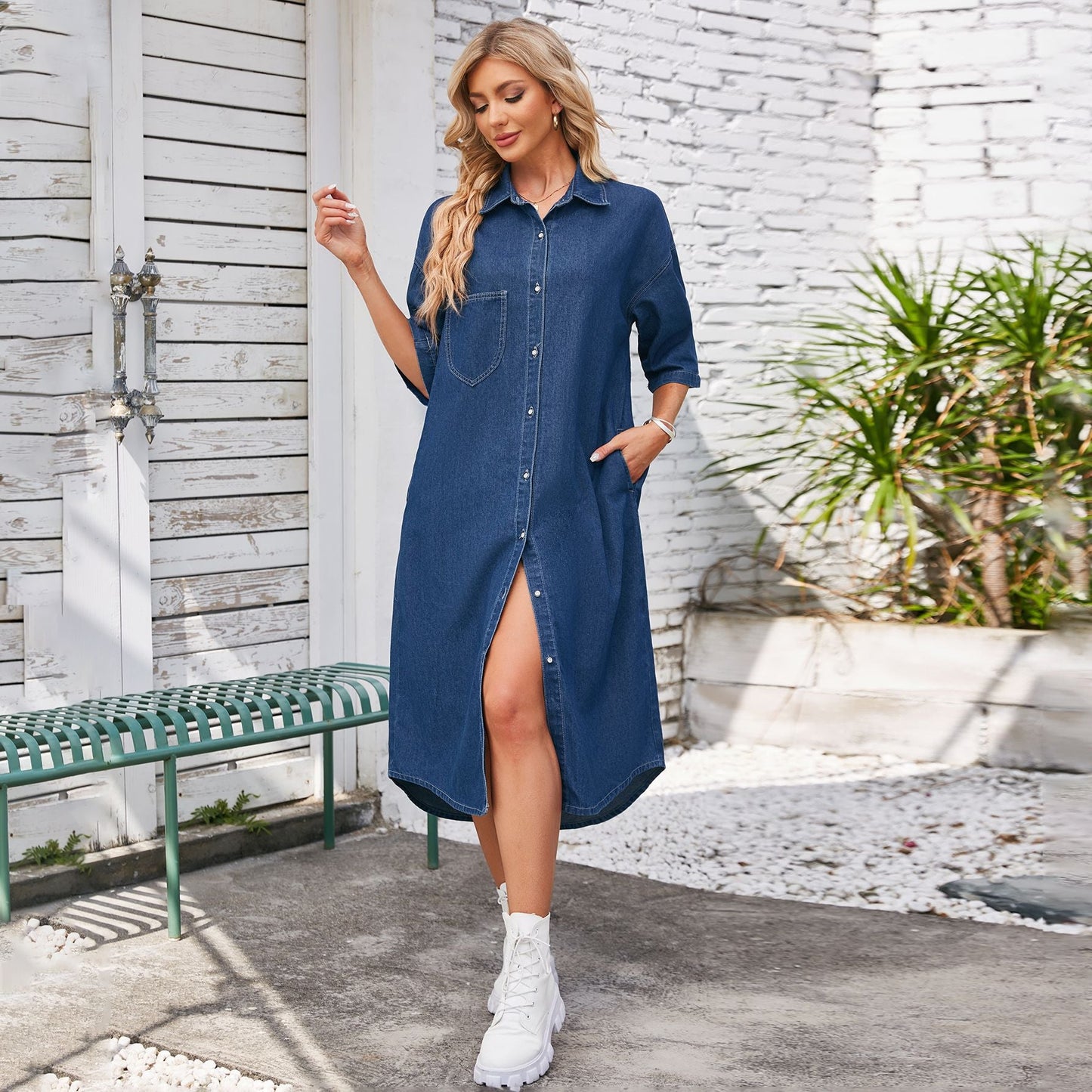 Robe en jean pour femmes avec col chemise et coupe cintrée Chic und Stil-Jeans Outfit-PARIS FEMME