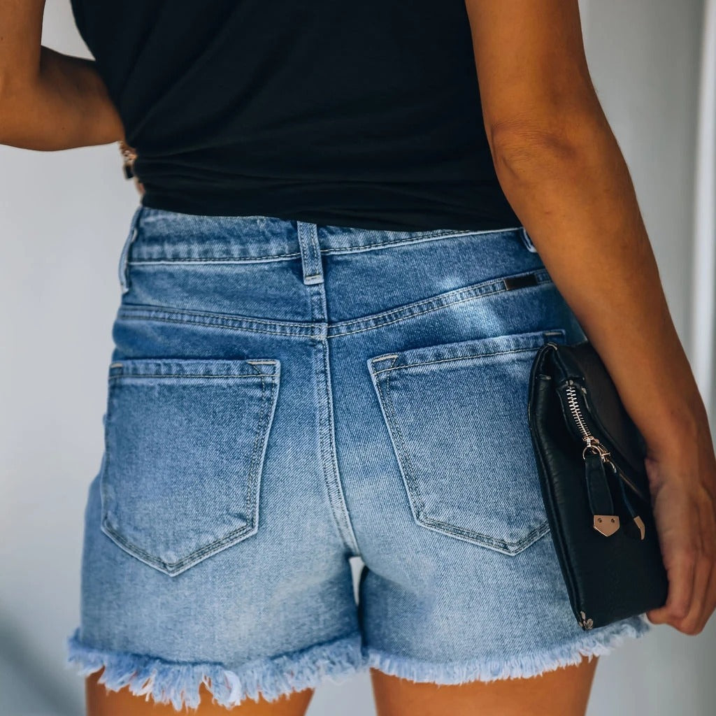 Shorts en denim pour femmes au look destroyed décontracté avec taille haute et ourlet effiloché Chic und Stil-Short en jean-PARIS FEMME