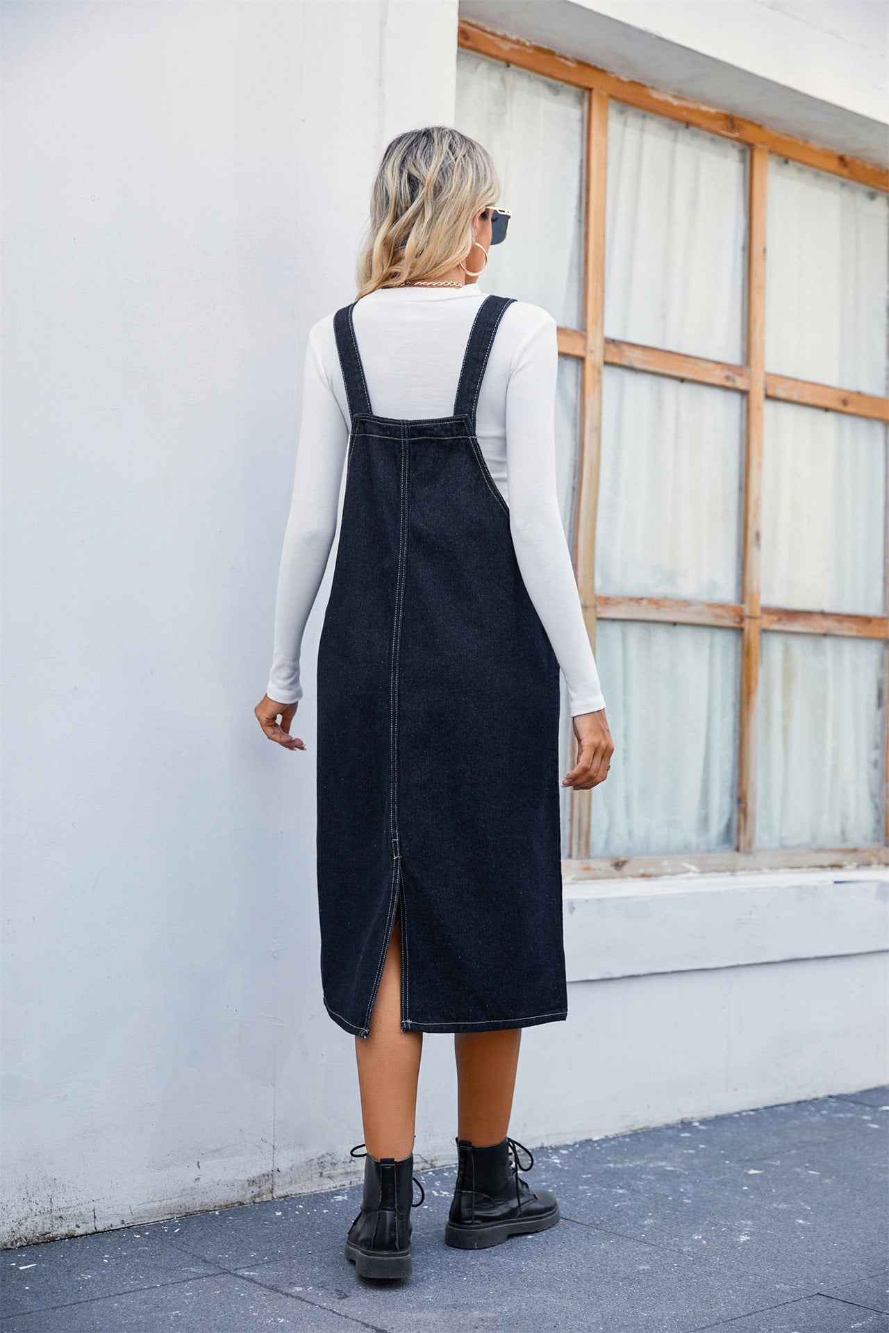 Robe en jean à bretelles pour femmes avec poches latérales pratiques et coupe moderne Chic und Stil-Jeans Outfit-PARIS FEMME