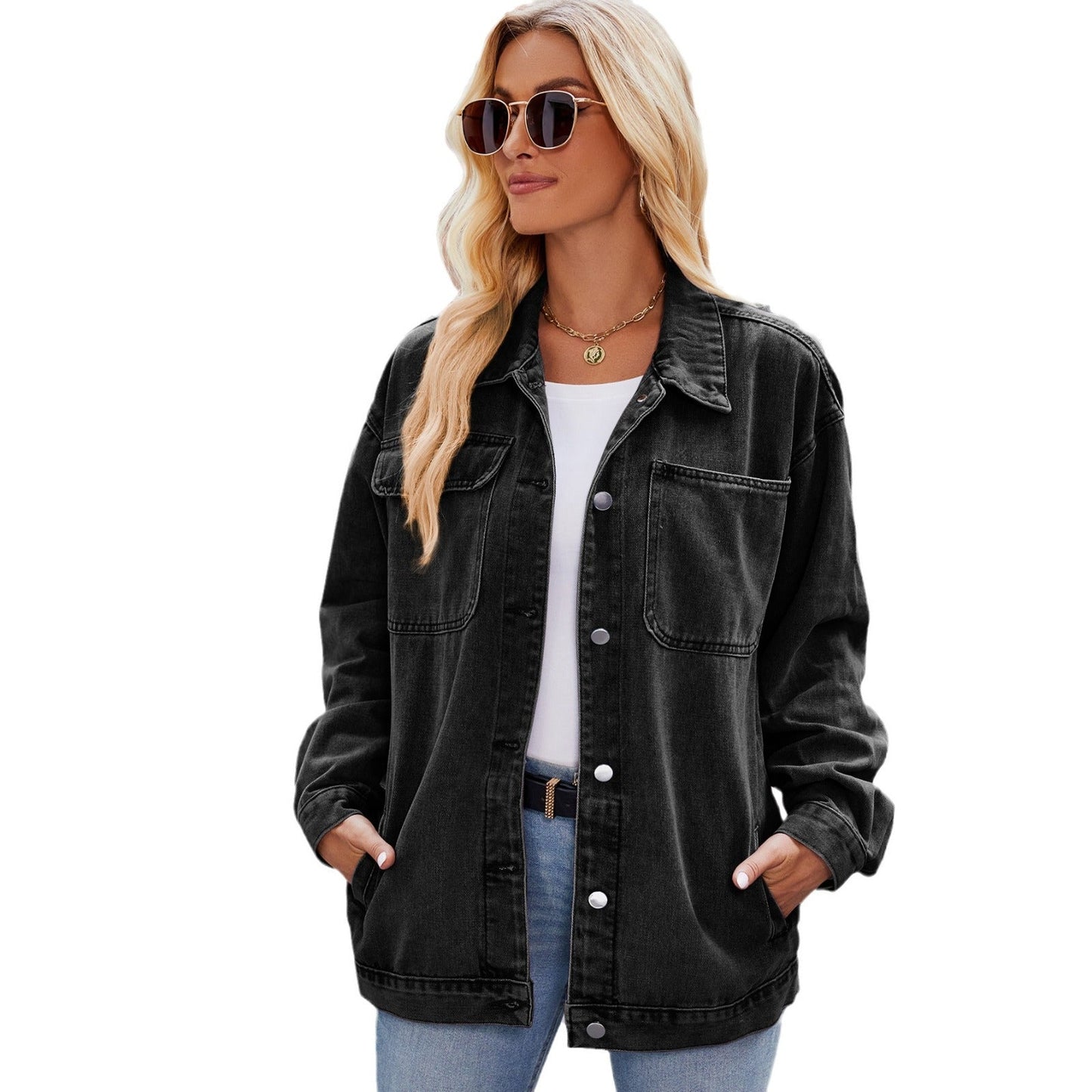 Veste en denim pour femmes au style oversize décontracté avec poches pratiques Chic und Stil-Jeans Outfit-PARIS FEMME