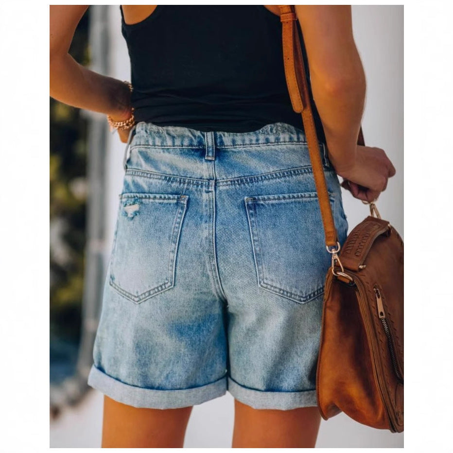Shorts en denim décontractés pour femmes avec ourlet retroussé et détails déchirés Chic und Stil-Jeans Outfit-PARIS FEMME