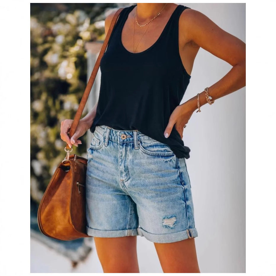 Shorts en denim décontractés pour femmes avec ourlet retroussé et détails déchirés Chic und Stil-Jeans Outfit-PARIS FEMME