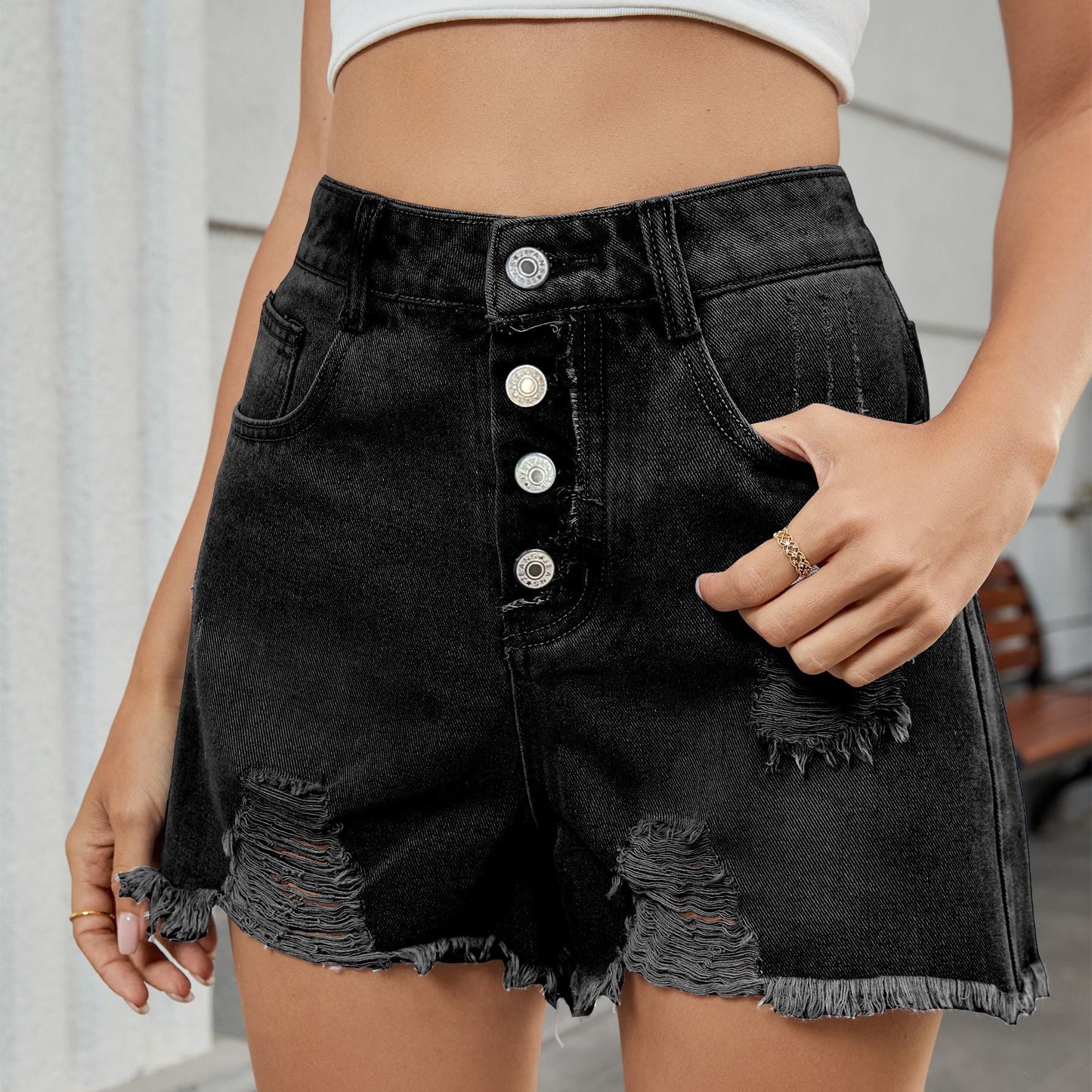 Shorts en denim pour femmes avec un design Destroyed tendance et taille haute Chic und Stil-Short en jean-PARIS FEMME