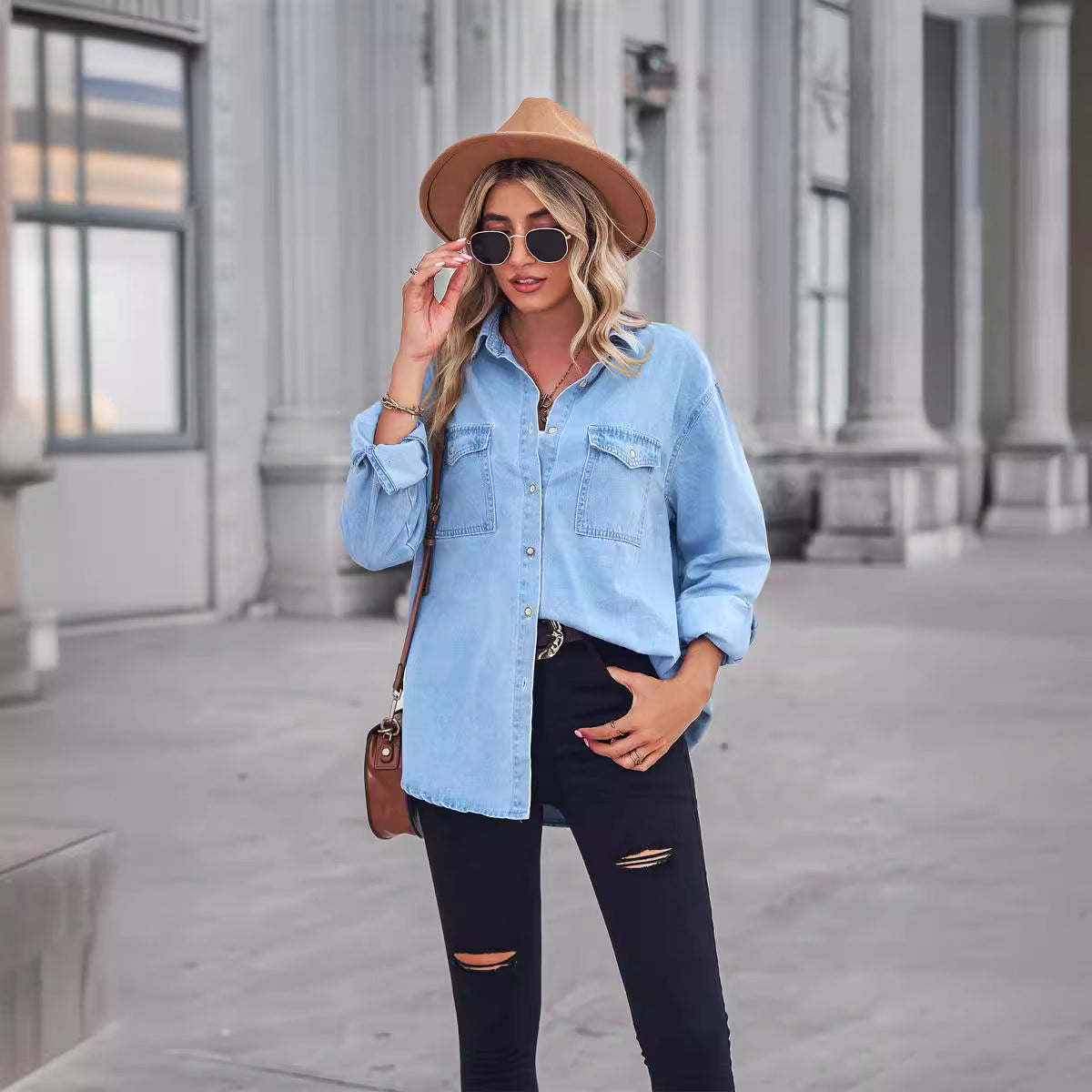 Veste en jean pour femmes au style décontracté avec poches plaquées et détails de boutons Chic und Stil-Jeans Outfit-PARIS FEMME