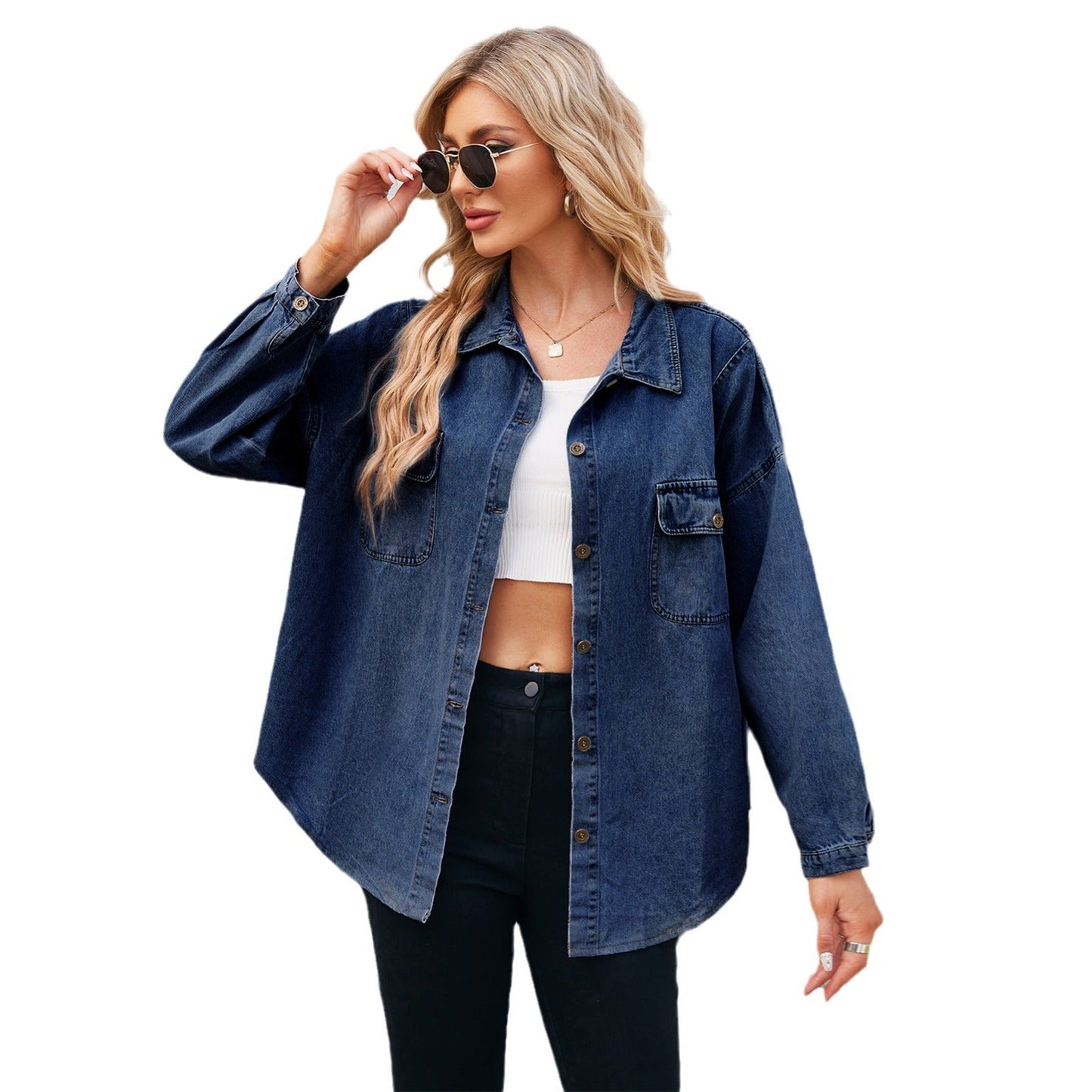 Veste en denim décontractée pour femmes avec poches pratiques et coupe moderne Chic und Stil-Jeans Outfit-PARIS FEMME