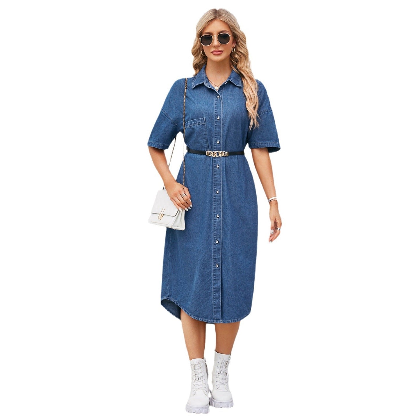 Robe chemise en denim pour femme avec design à boutons et fente latérale Chic und Stil-Jeans Outfit-PARIS FEMME