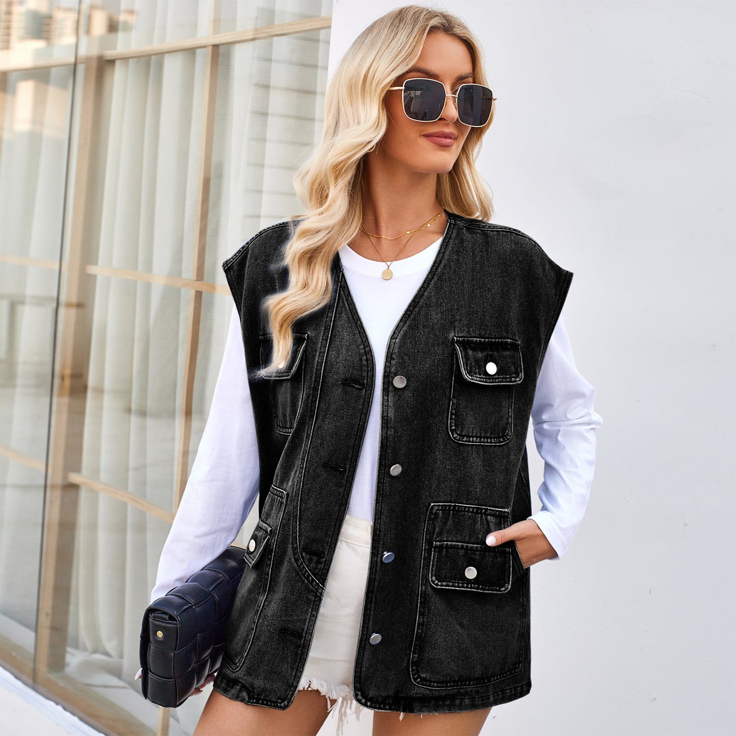 Veste en denim pour femmes avec grandes poches et accents modernes Chic und Stil-Jeans Outfit-PARIS FEMME