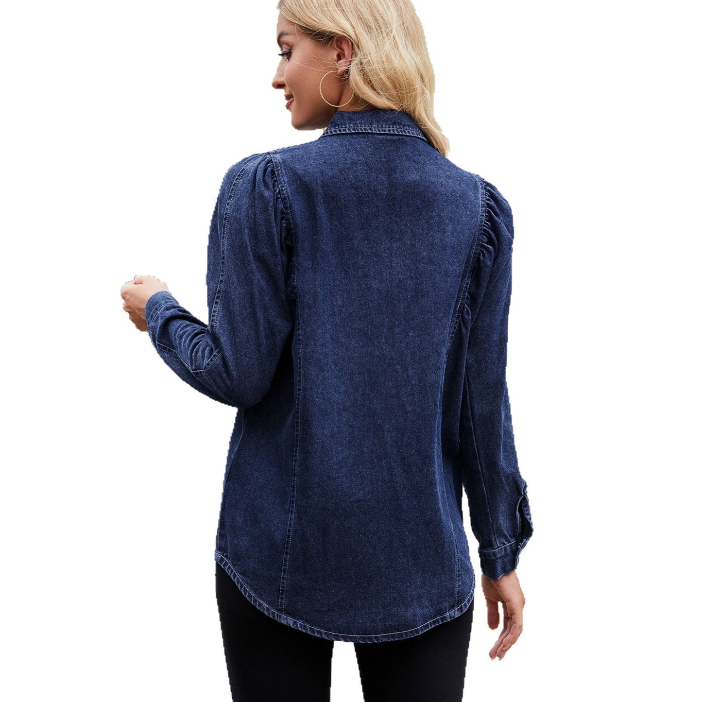 Blouse en denim pour femmes avec des détails en volants et une coupe cintrée Chic und Stil-Jeans Outfit-PARIS FEMME