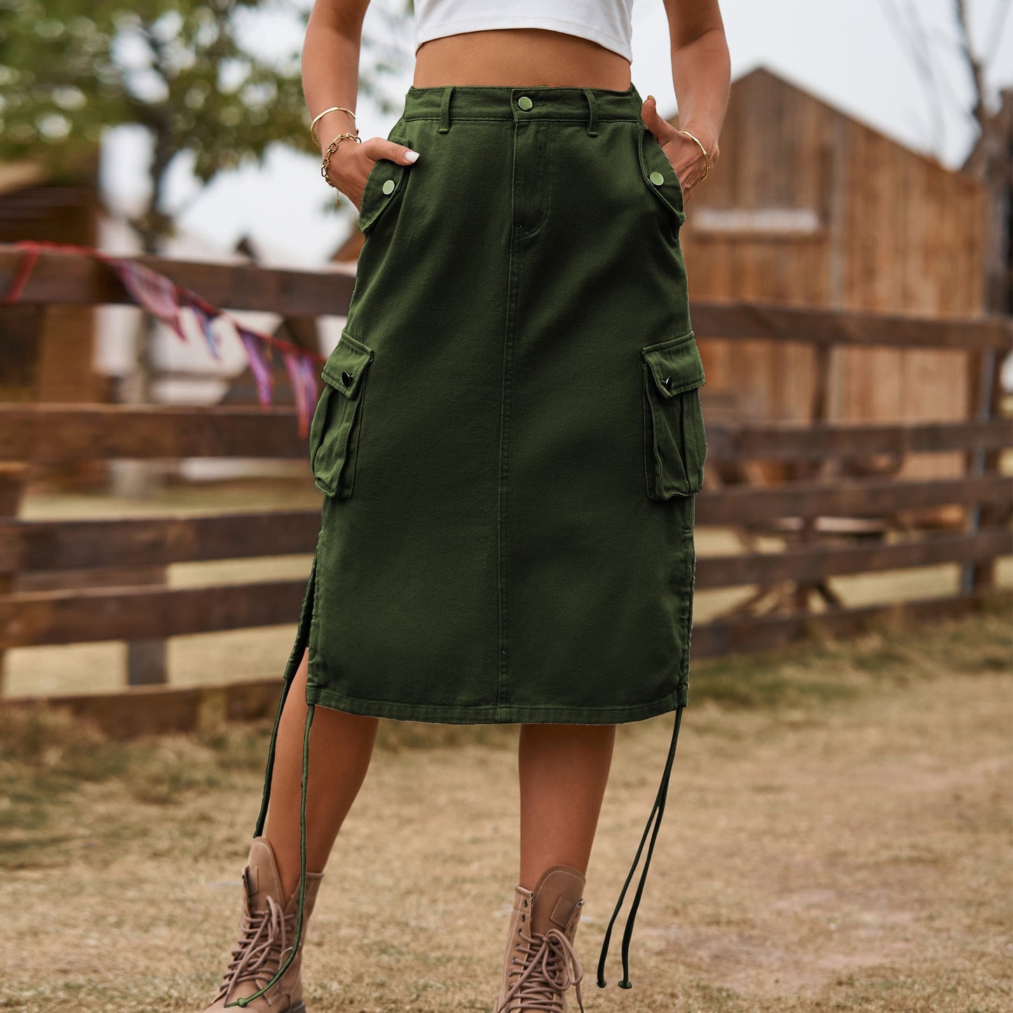 Jupe cargo pour femmes avec poches latérales et ourlet ajustable Chic und Stil-Short en jean-PARIS FEMME