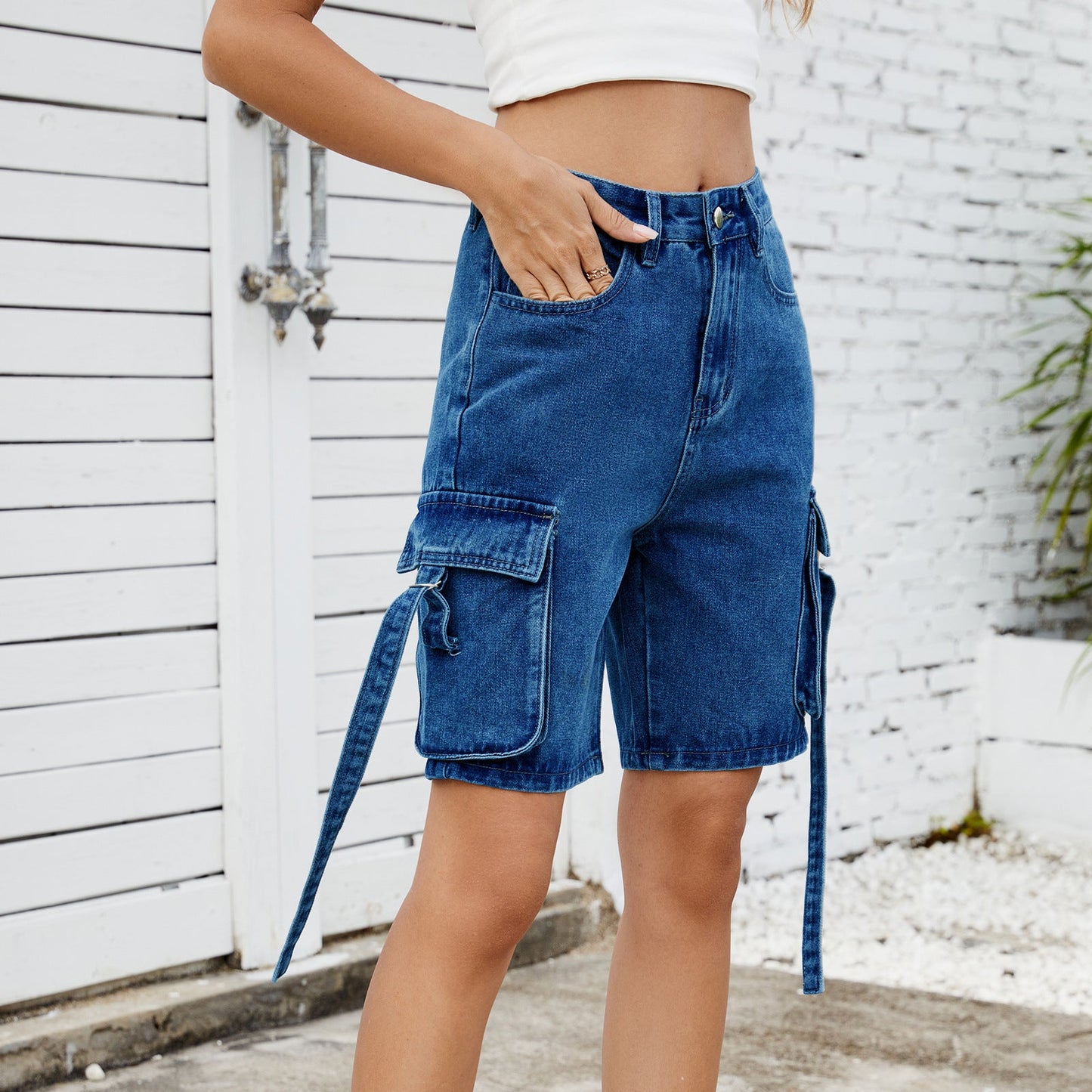 Shorts cargo femmes en taille haute décontractée avec poches latérales pratiques Chic und Stil-Short en jean-PARIS FEMME