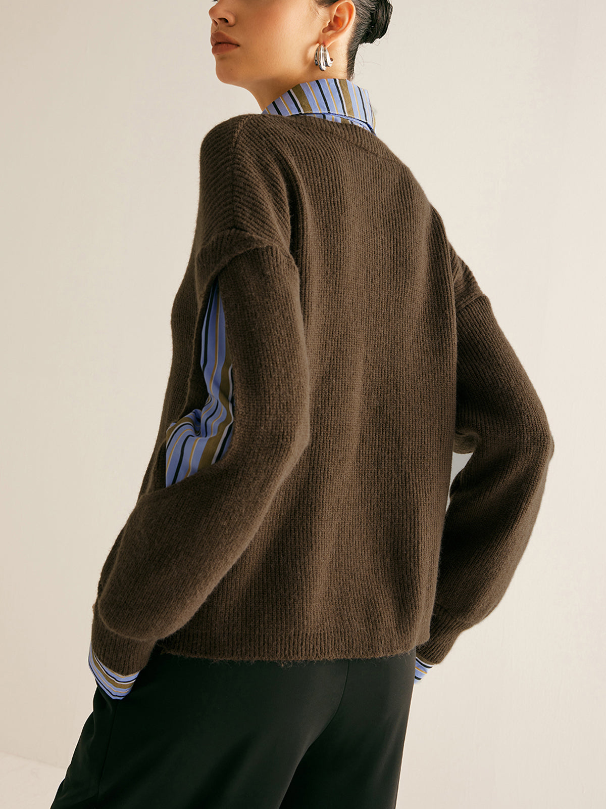 Pull côtelé femme colorblock avec découpe cutout, coupe droite casual élégant