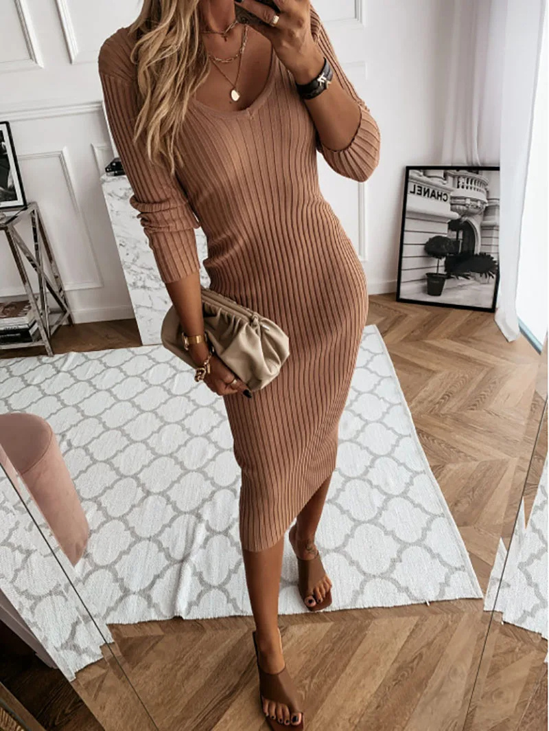 Robe pull femme midi col V manches longues en maille douce