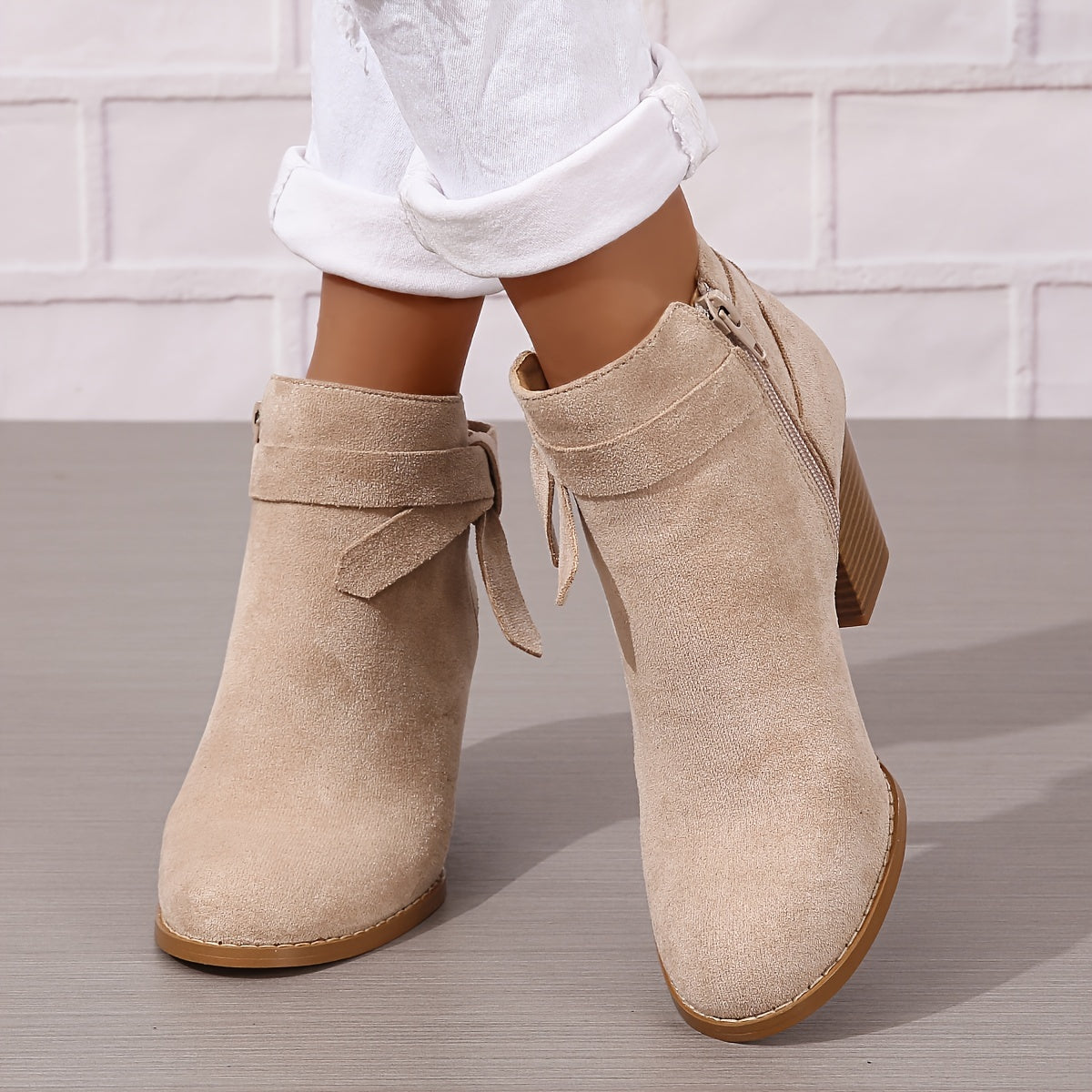 Bottines femme talon bloc bout pointu avec nœud décoratif et zip latéral