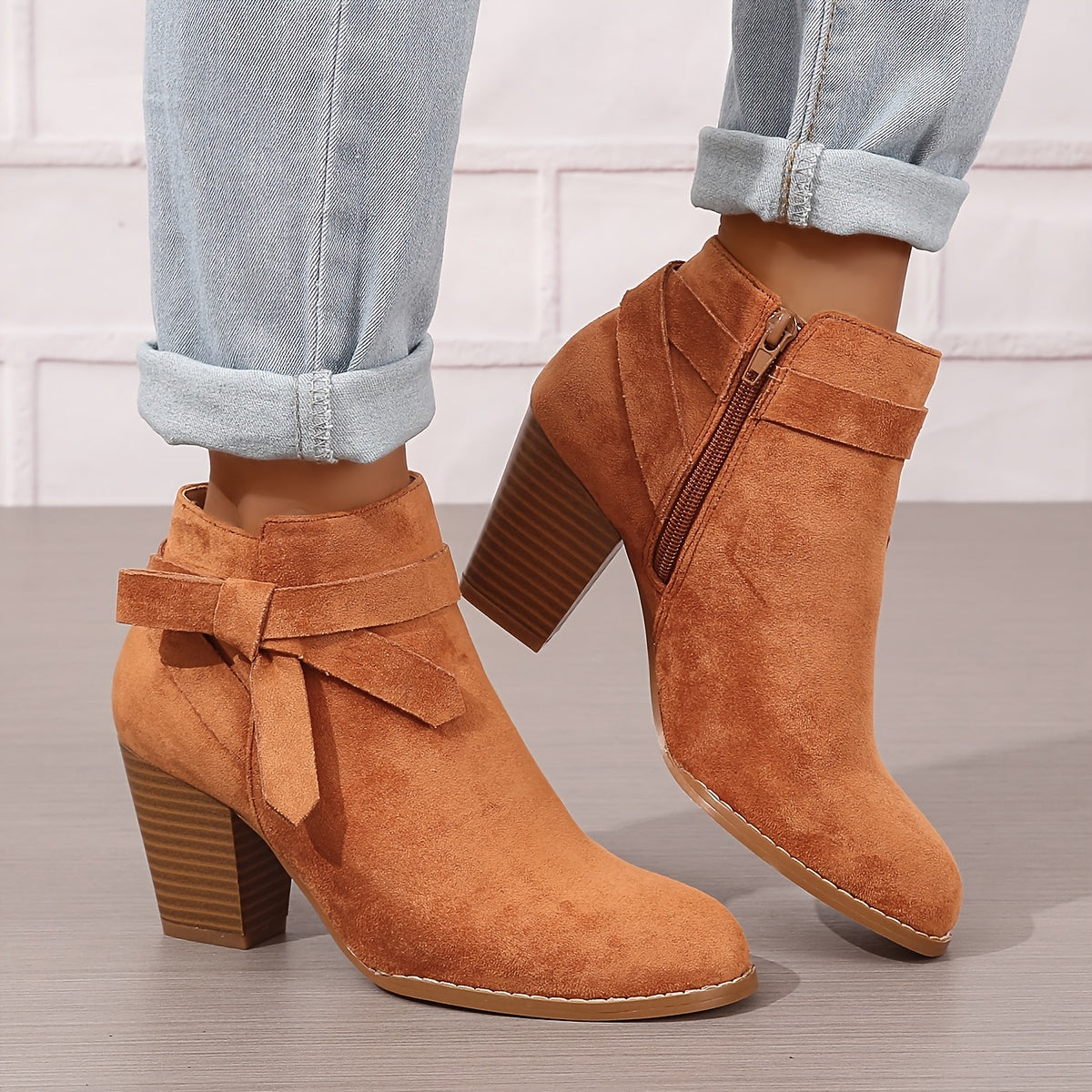 Bottines femme talon bloc bout pointu avec nœud décoratif et zip latéral