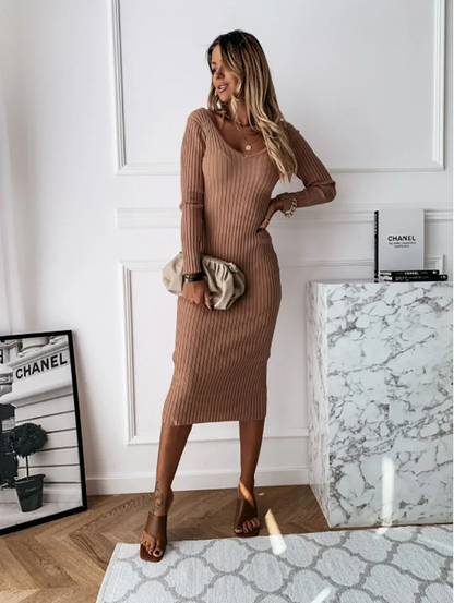 Robe pull femme midi col V manches longues en maille douce