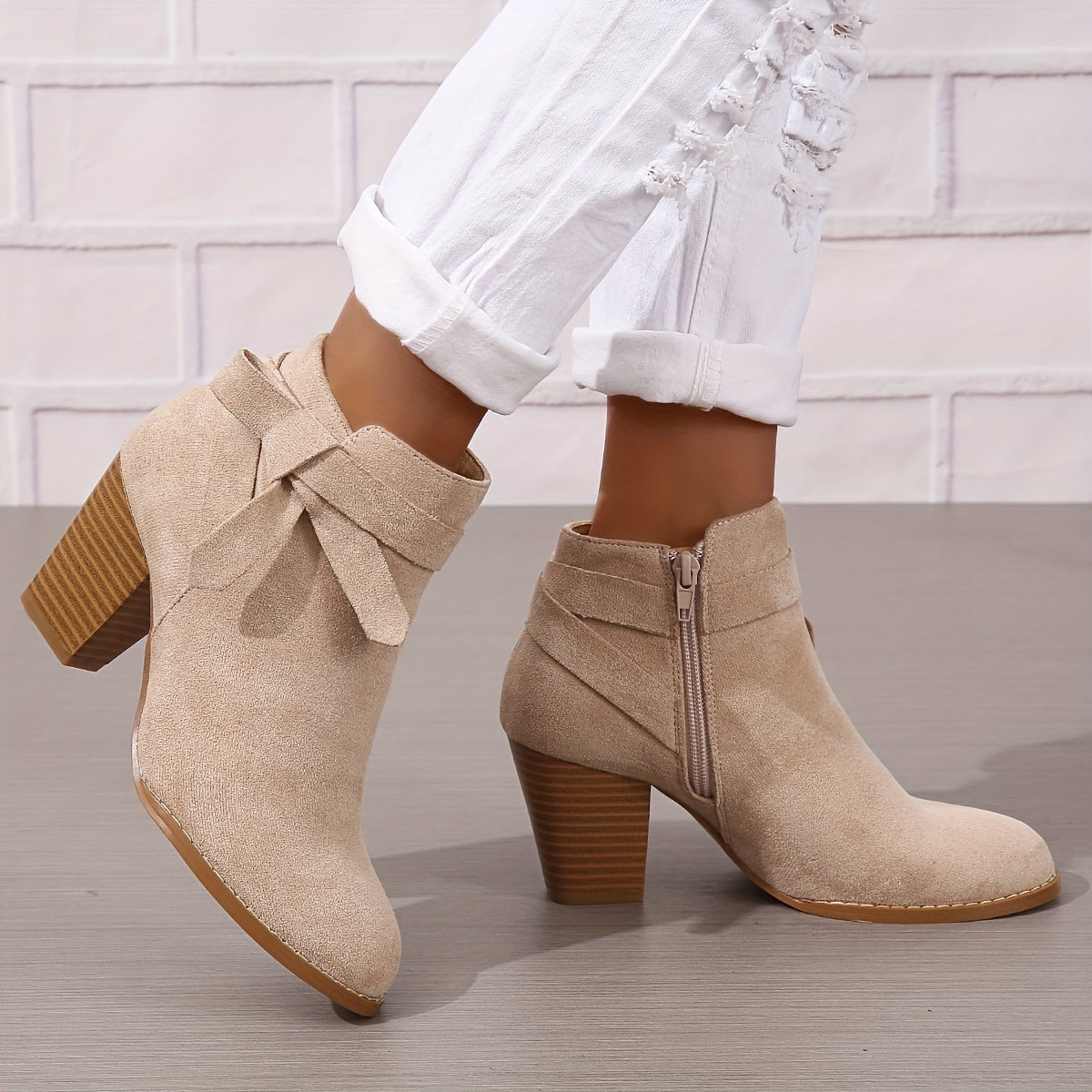 Bottines femme talon bloc bout pointu avec nœud décoratif et zip latéral