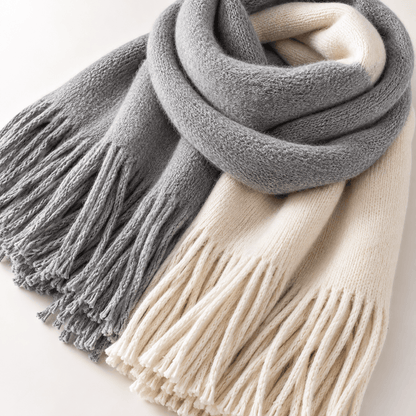 Écharpe homme longue tricot franges colour block enroulée autour du cou