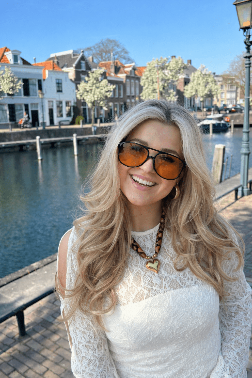 Lunettes de soleil aviateur | Verres orange, cadre noir