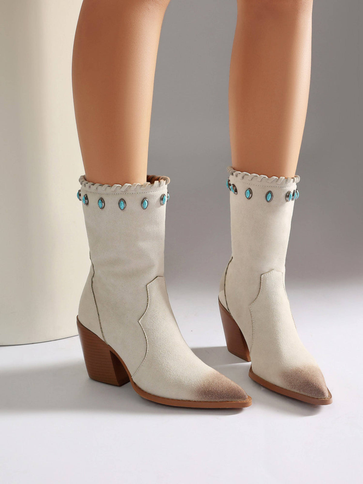 Bottines cowgirl femme bout pointu crème grande taille style western boho
