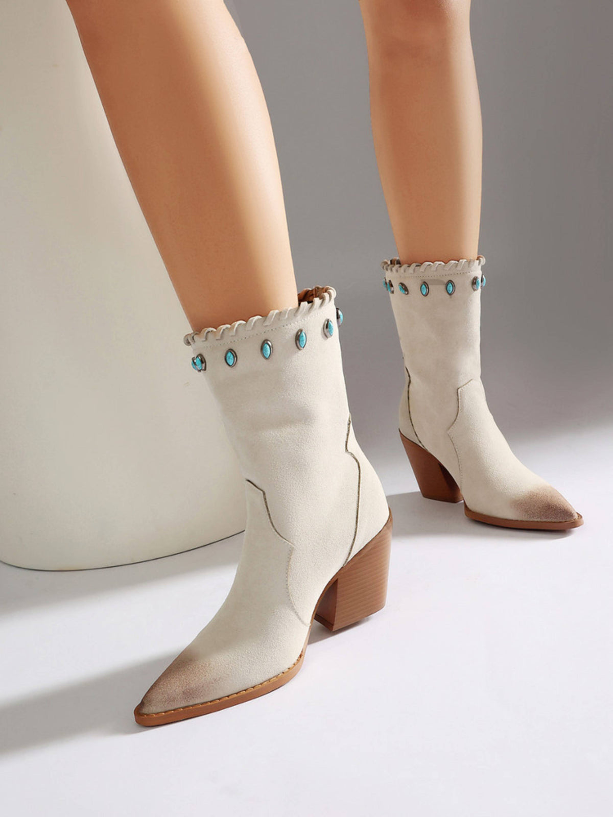 Bottines cowgirl femme bout pointu crème grande taille style western boho