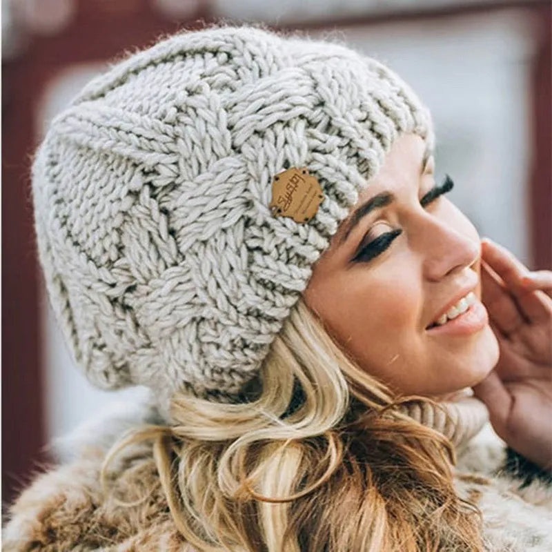 Bonnet tricoté femme laine doux et chaud pour l'hiver