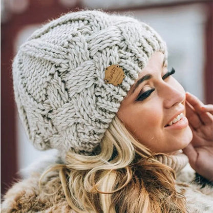 Bonnet tricoté femme laine doux et chaud pour l'hiver