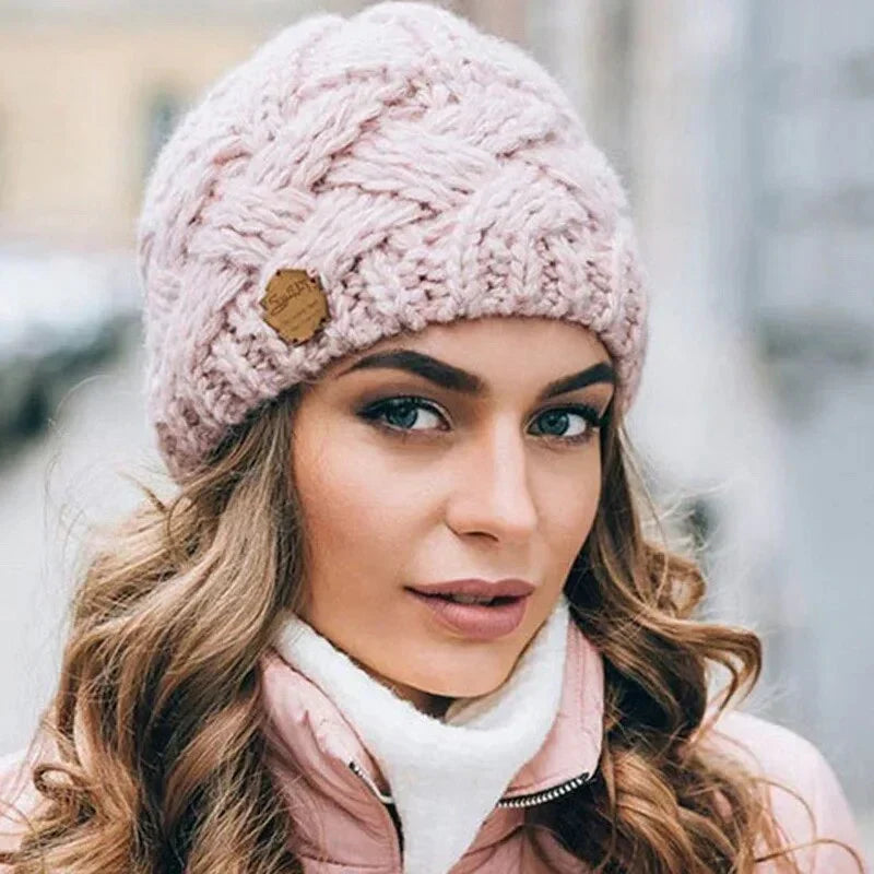 Bonnet tricoté femme laine doux et chaud pour l'hiver