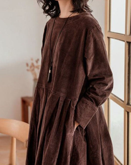 Robe en velours midi femme coupe classique silhouette élégante