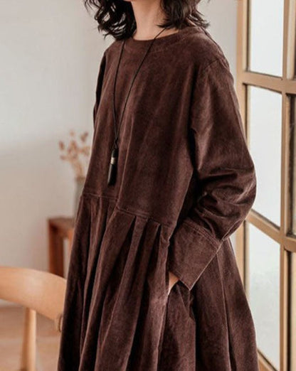 Robe en velours midi femme coupe classique silhouette élégante