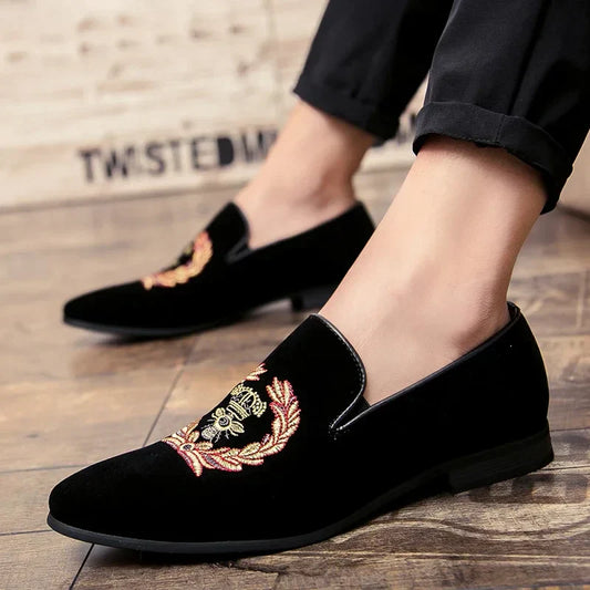 Mocassins brodés avec blason - Élégance et confort-Chaussures-PARIS FEMME