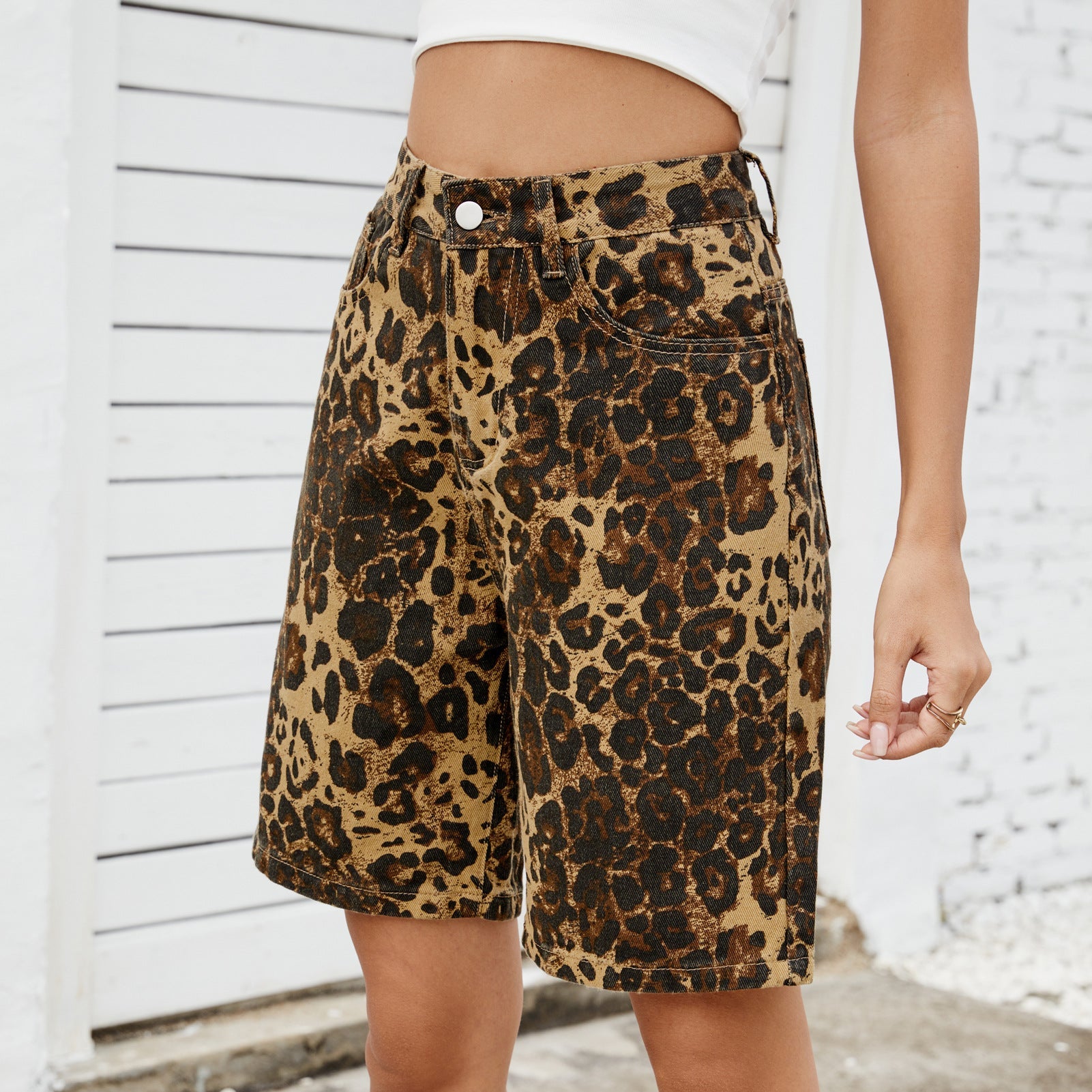 Shorts cargo pour dames au style tendance imprimé animal, taille haute et poches pratiques Chic und Stil-Short en jean-PARIS FEMME