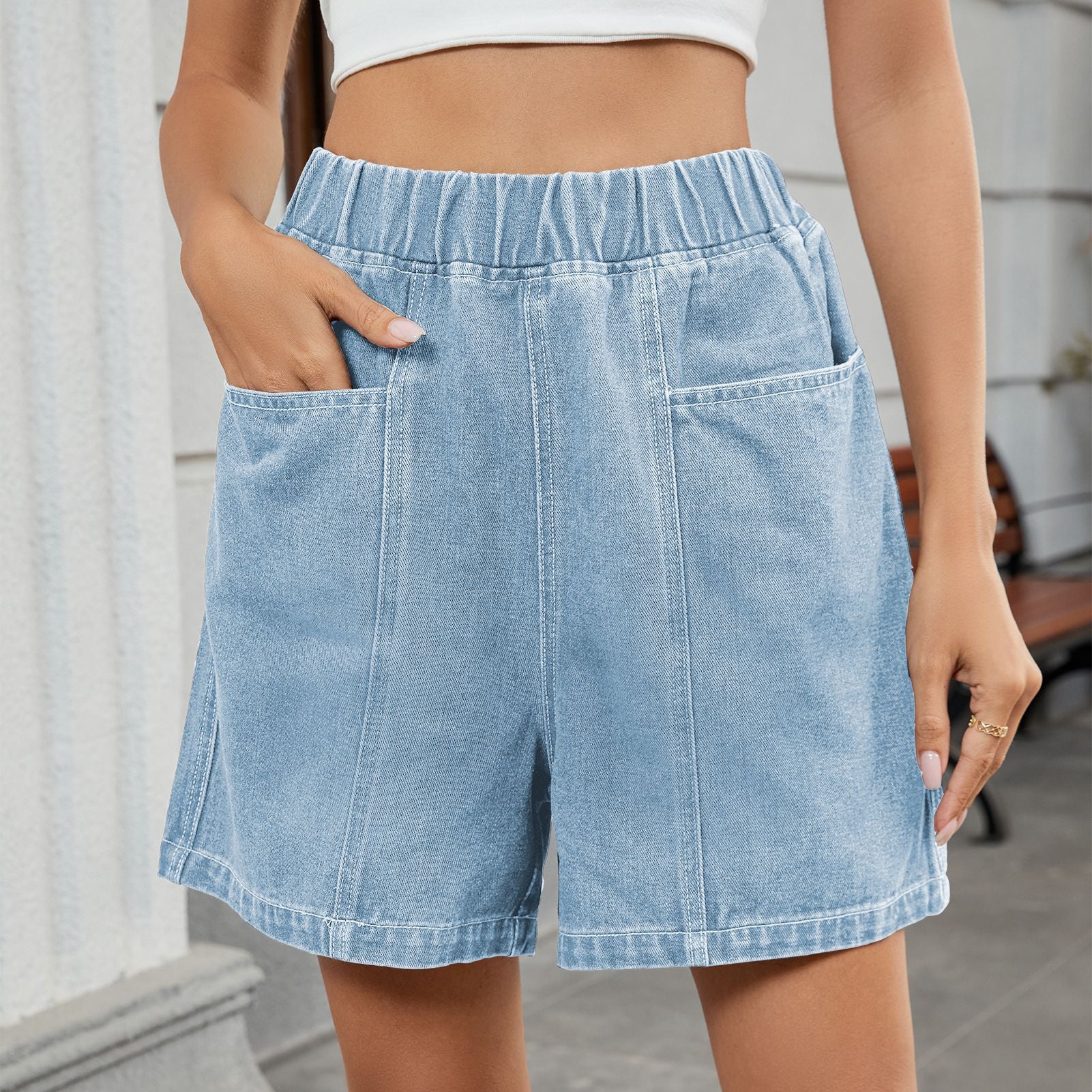Shorts en denim confortables pour femmes avec taille élastique et poches latérales Chic und Stil-Short en jean-PARIS FEMME
