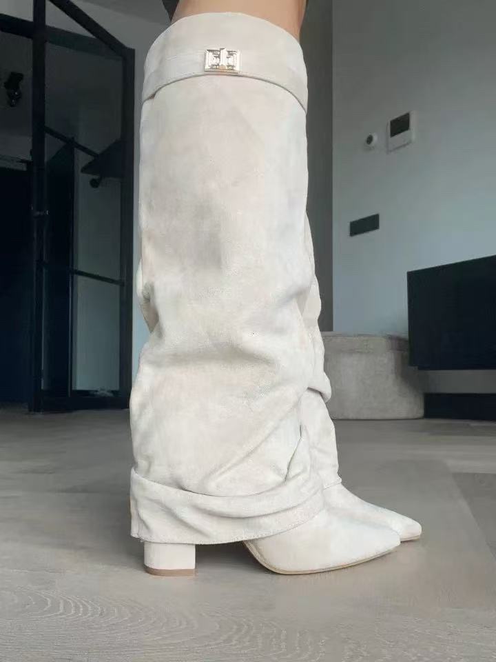 Blanc daim / 48 EU | 13.5 UK | 16 US