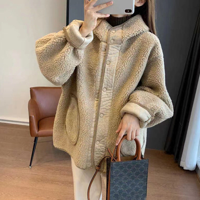 Veste à capuche femme imitation agneau oversize coupe flatteuse automne hiver